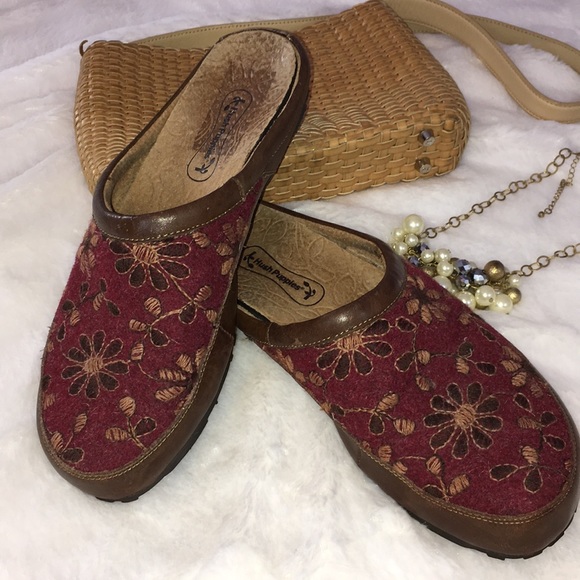 hush puppies clogs